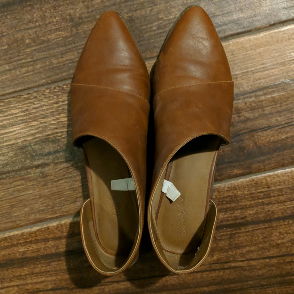 Universal Thread Wenda cut out booties